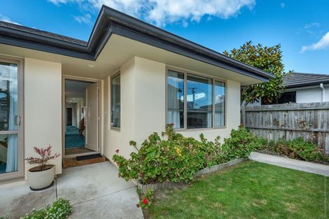 Photo of property in 51 Palmers Road, New Brighton, Christchurch, 8083
