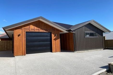 Photo of property in 53 Shepherd Road, Jacks Point, Queenstown, 9371