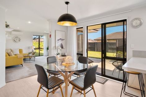 Photo of property in 130 Doncaster Drive, Papamoa Beach, Papamoa, 3118