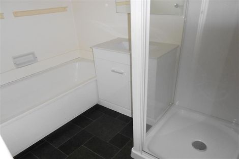 Photo of property in 12 Griffiths Grove, Newlands, Wellington, 6037