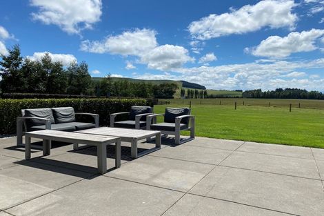 Photo of property in 92 Sinclair Road, Browns, Winton, 9782