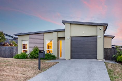 Photo of property in 7 Sumner Terrace, Aotea, Porirua, 5024