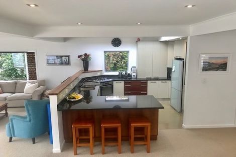 Photo of property in 16 Prestige Place, Castor Bay, Auckland, 0620
