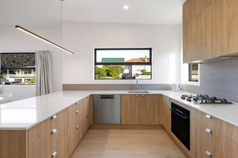 Photo of property in 1/7 Tarbett Road, Hillcrest, Hamilton, 3216