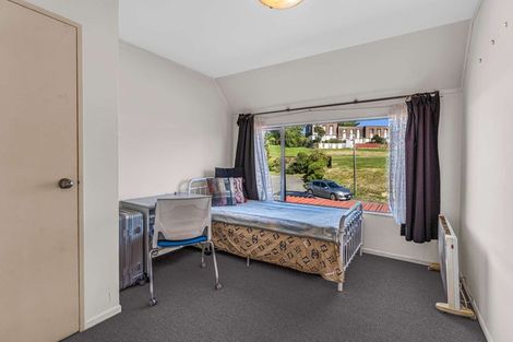 Photo of property in 19 Hollydale Grove, Churton Park, Wellington, 6037