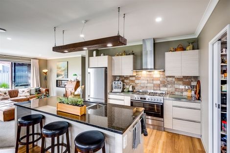 Photo of property in 23 Gee Place, Taradale, Napier, 4112