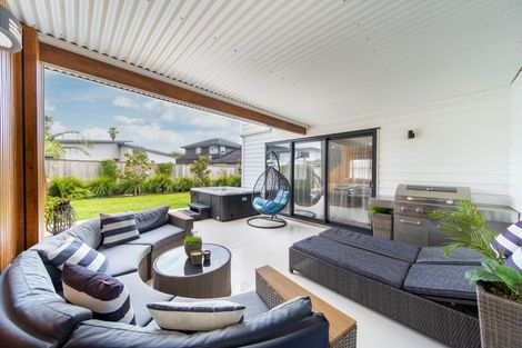 Photo of property in 14 Mariners Haven, One Tree Point, 0118