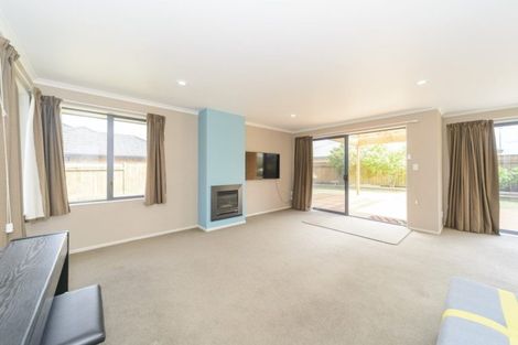 Photo of property in 8 Nevada Way, Kelvin Grove, Palmerston North, 4414