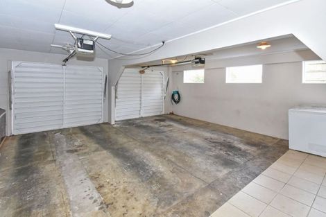 Photo of property in 64 Hill Road, Hillpark, Auckland, 2102