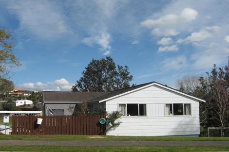 Photo of property in 25 Arawata Avenue, Welcome Bay, Tauranga, 3112