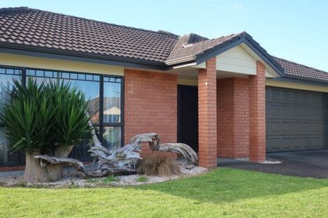 Photo of property in 19 Croftview Road, Wattle Downs, Auckland, 2103