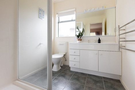 Photo of property in 10 Malbec Way, Greenmeadows, Napier, 4112