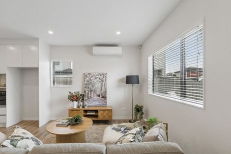 Photo of property in 9 Survila Street, Takanini, 2110