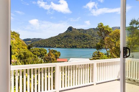 Photo of property in 18 Foster Avenue, Huia, Auckland, 0604