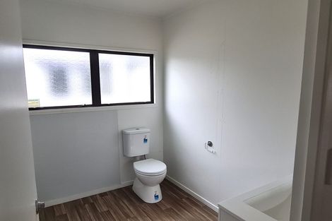 Photo of property in 16 Southview Place, Wattle Downs, Auckland, 2102