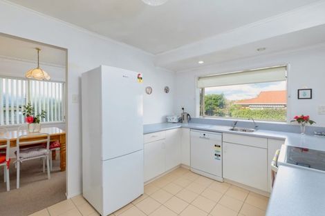 Photo of property in 2/171 Pigeon Mountain Road, Half Moon Bay, Auckland, 2012