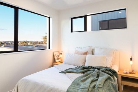 Photo of property in 17 Paetai Lane, Te Atatu Peninsula, 0610