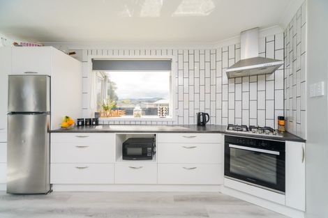 Photo of property in 42 Lincoln Street, Ashhurst, 4810