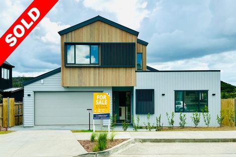 Photo of property in 27 Kotuitui Drive, Wainui, 0992