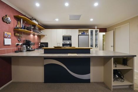 Photo of property in 40 Mcleod Place, Papamoa Beach, Papamoa, 3118