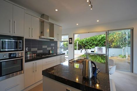 Photo of property in 12 Rangi Avenue, Schnapper Rock, Auckland, 0632