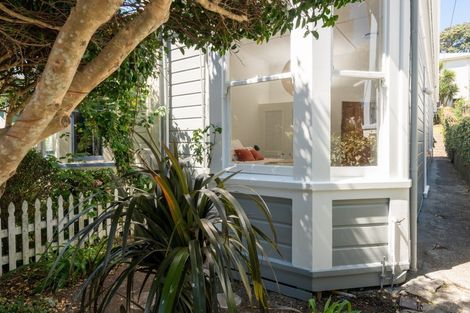 Photo of property in 13 Chatham Street, Berhampore, Wellington, 6023