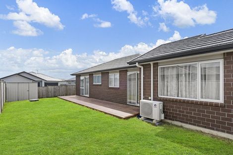 Photo of property in 28 Rainsford Road, Pukekohe, 2120