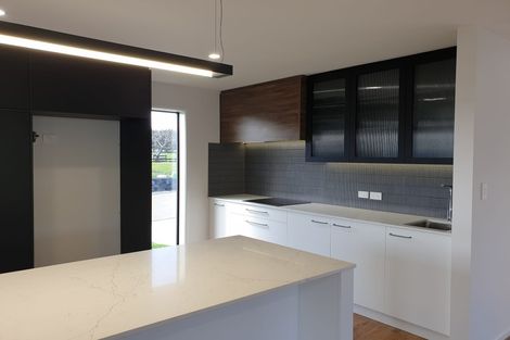 Photo of property in 3 Evan Tasman Lane, Waiuku, 2123