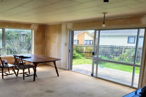 Photo of property in 2/37 Blacklock Avenue, Henderson, Auckland, 0612