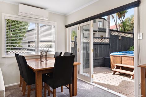 Photo of property in 1/50 Glencoe Road, Browns Bay, Auckland, 0630