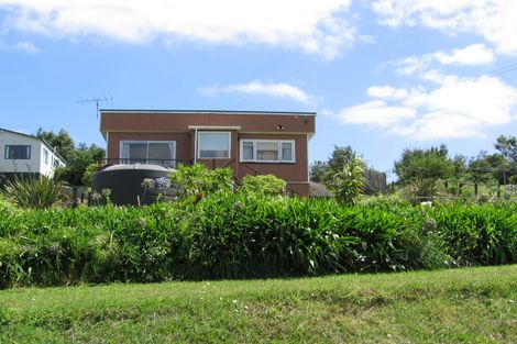 Photo of property in 5 Wellington Road, Surfdale, Waiheke Island, 1081