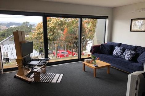 Photo of property in Barton Flats, 1/9-11 Barton Terrace, Thorndon, Wellington, 6011
