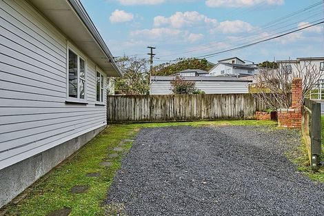 Photo of property in 85 Glanmire Road, Newlands, Wellington, 6037