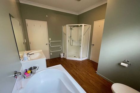 Photo of property in 35 Erlestoke Crescent, Churton Park, Wellington, 6037