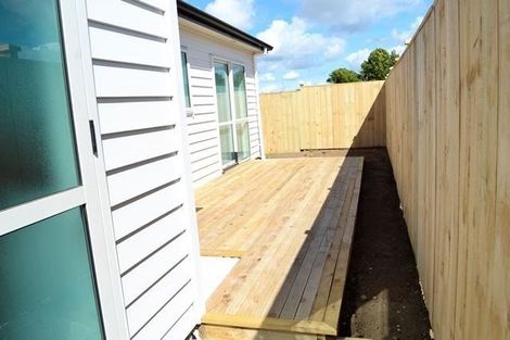 Photo of property in 2 Castlepoint Avenue, Takanini, 2110