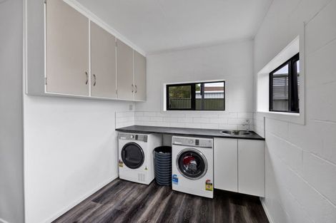 Photo of property in 35 Collins Street, Hawera, 4610