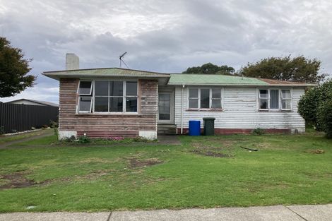 Photo of property in 18 Calgher Avenue, Waitara, 4320