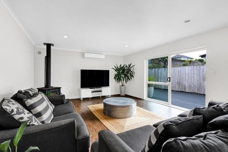 Photo of property in 24 Moulton Street, Moturoa, New Plymouth, 4310