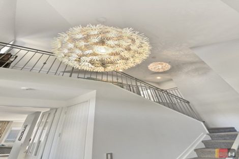 Photo of property in 2 Portofino Point, Karaka, Papakura, 2113