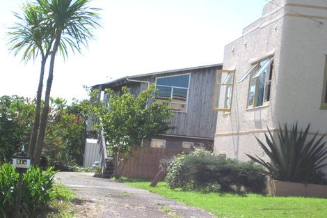 Photo of property in 31 Savoy Road, Glen Eden, Auckland, 0602