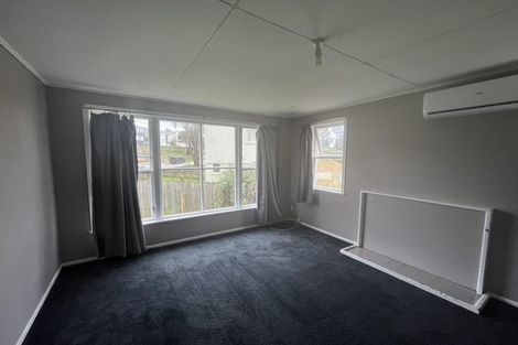 Photo of property in 21 Worcester Place, Cannons Creek, Porirua, 5024