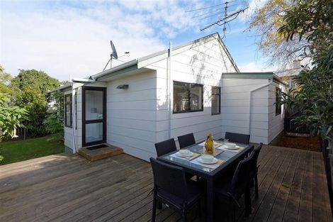 Photo of property in 2/21 Adam Street, Greenlane, Auckland, 1051