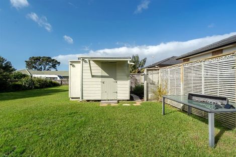 Photo of property in 8 Puriri Avenue, Orewa, 0931