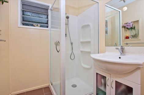 Photo of property in 1/104a Bolton Street, Blockhouse Bay, Auckland, 0600