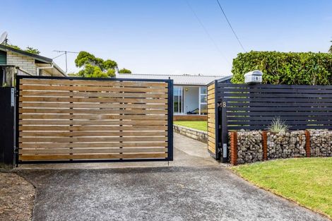 Photo of property in 8 Hussey Street, Oakura, 4314