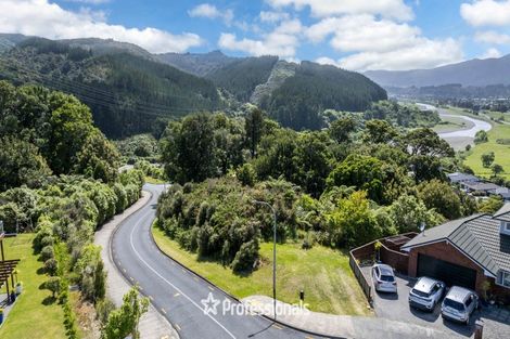 Photo of property in 61 Riverstone Drive, Riverstone Terraces, Upper Hutt, 5018