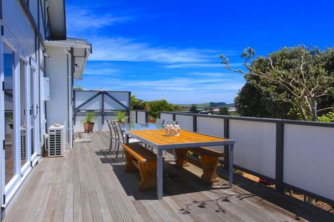 Photo of property in 2 Tutchen Avenue, Raglan, 3225