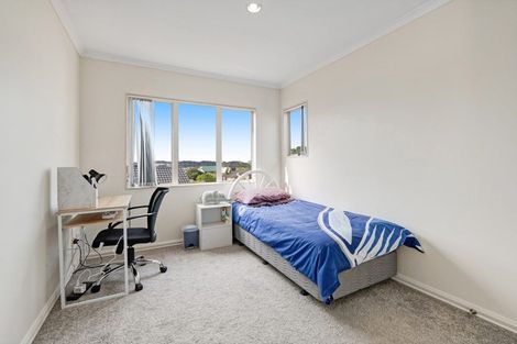 Photo of property in 31 Black Teal Close, Unsworth Heights, Auckland, 0632