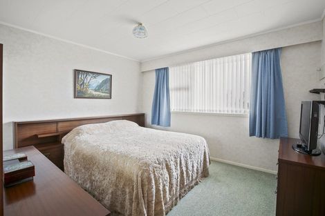 Photo of property in 24 Nevada Drive, Merrilands, New Plymouth, 4312