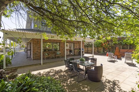 Photo of property in 27 Lexington Drive, Botany Downs, Auckland, 2010